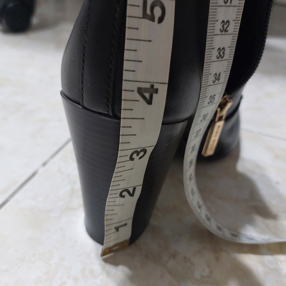 Nine West Black Heeled Winter Modern Boots SIZE 5 - Picture 11 of 11